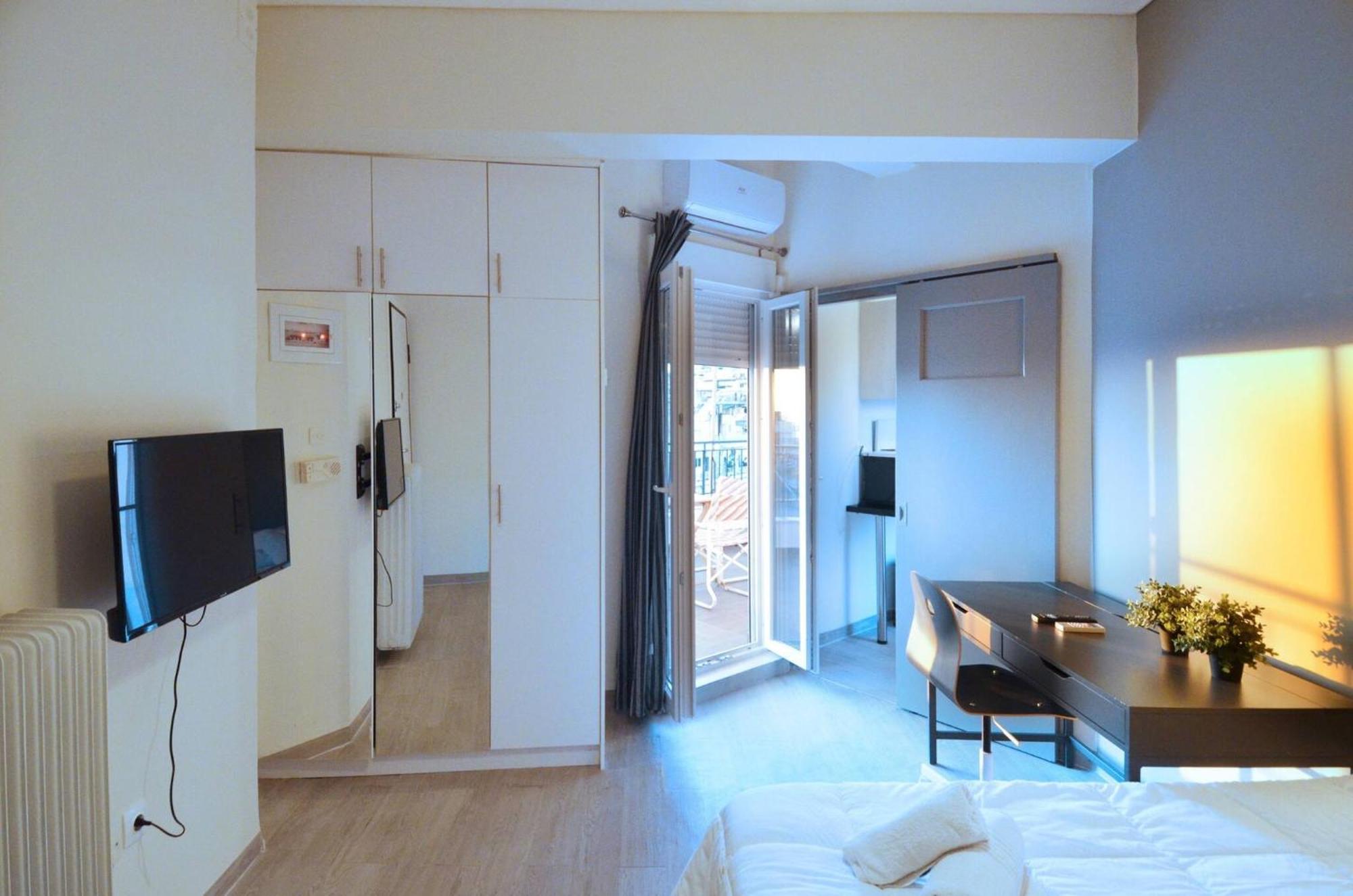 A Minimal Retire At Kypseli With An Amazing View Apartment Athena Bagian luar foto